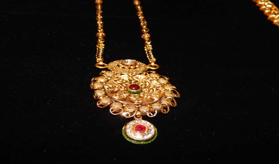 Best designer collection of gold mangalsutra jewellery in Bhiwandi, Thane and Mumbai