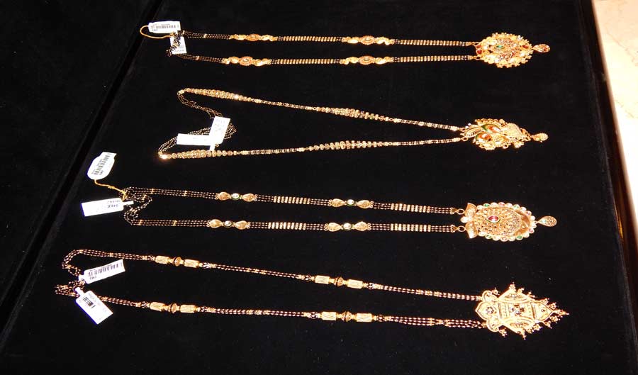 Best designer collection of gold mangalsutra jewellery in Bhiwandi, Thane and Mumbai