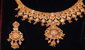 Best designer collection of gold necklace jewellery in Bhiwandi, Thane and Mumbai
