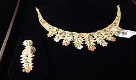 Best designer collection of gold necklace jewellery in Bhiwandi, Thane and Mumbai