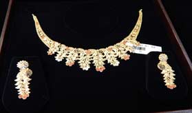 Best designer collection of gold necklace jewellery in Bhiwandi, Thane and Mumbai