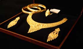 Best designer collection of gold necklace jewellery in Bhiwandi, Thane and Mumbai