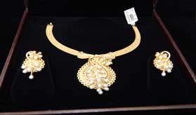 Best designer collection of gold necklace jewellery in Bhiwandi, Thane and Mumbai